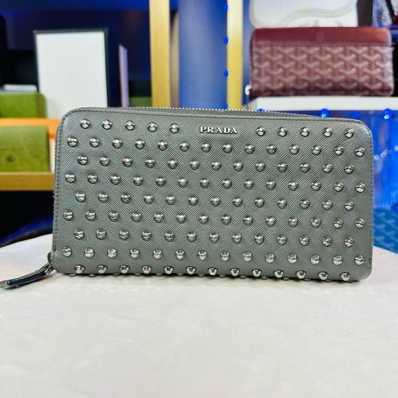 Rare Prada Studded Gray Leather Large Organizer Zip Around Wallet - Picture 12 of 12